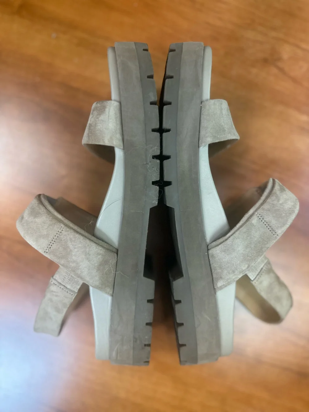 Vionic Torrance Platform Sandal Lug Comfort Cushion Taupe Suede Women’s Sz 9.5